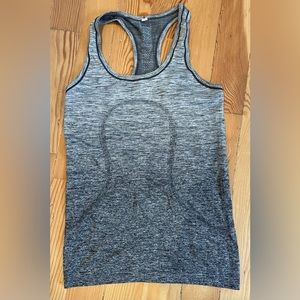 LULULEMON Women’s Tank (4)